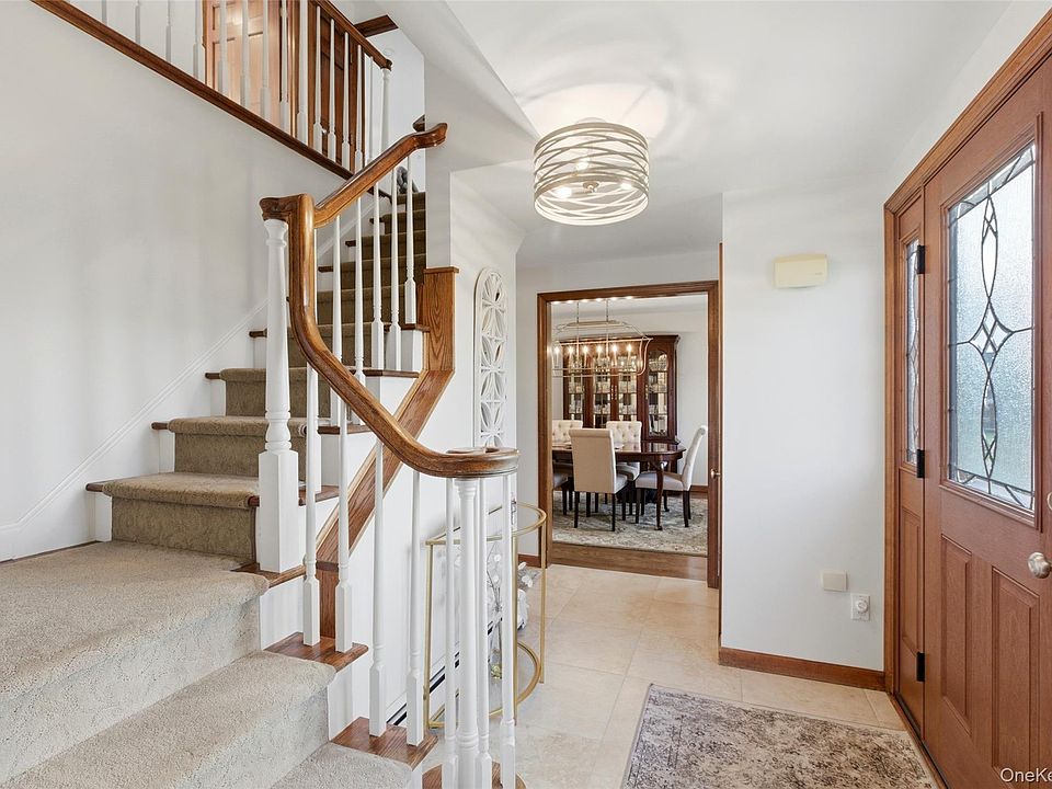 33 Tulip Hill Lane, South Setauket, NY 11720 | Zillow