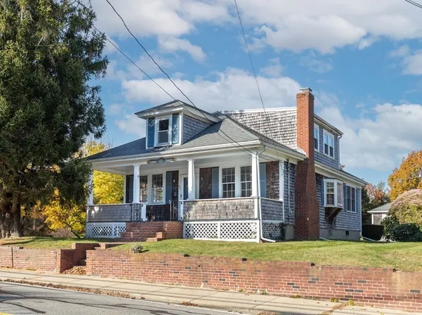 83 Cherry St, Plymouth, MA 02360