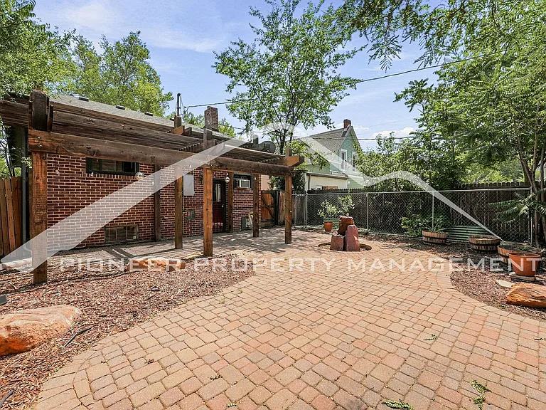 821 S Grant St — Photo 21