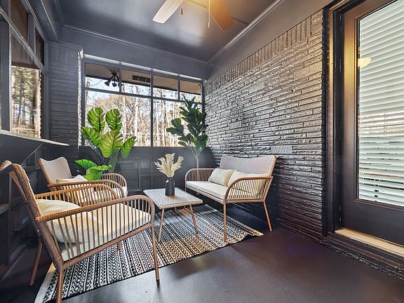 screened sunroom