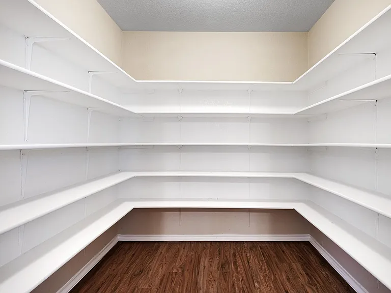 10331 Manor Crk — Photo 13