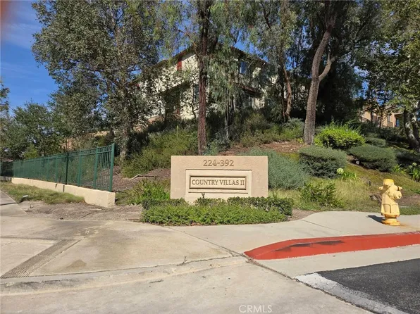 236 Country Club Dr Unit B, Simi Valley, CA 93065