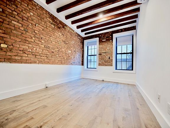 4th image of 152 W 49th St #E6