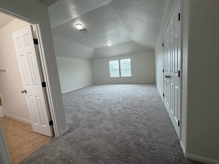 13802 Greyfield Ln — Photo 8