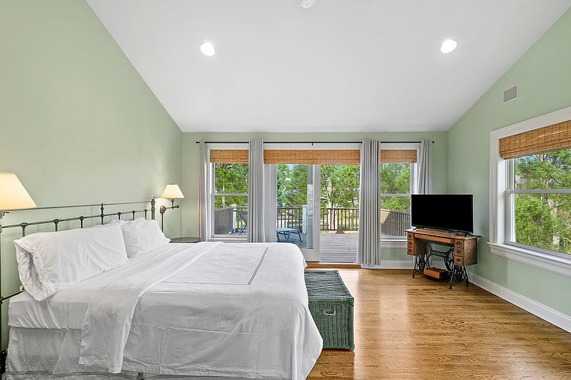 16 Bittersweet Ln, Sag Harbor, NY 11963 | Out East