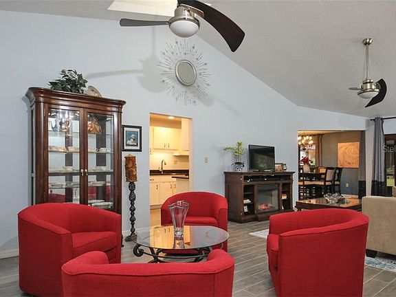 4th image of 4610 Oak Forest Dr E #29