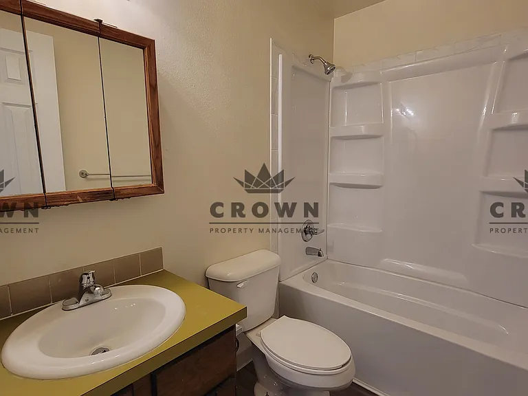 4820 E 12th St #5 — Photo 6