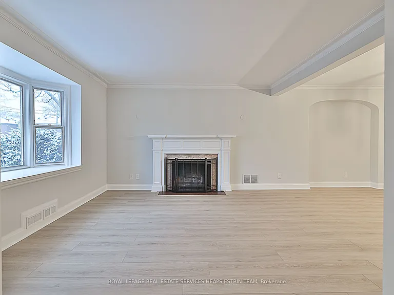 27 Southlea Ave — Photo 5