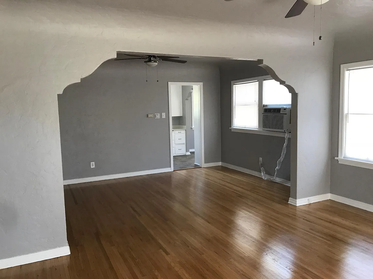 12433 Howard St — Photo 2