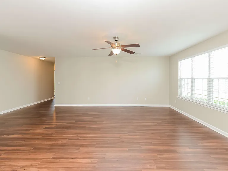 5787 Midstream Cir — Photo 6