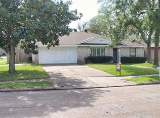 16330 Blackhawk Blvd, Friendswood, TX 77546