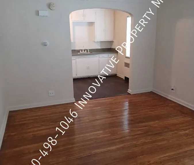 712 S Grand Traverse St #3 — Photo 4