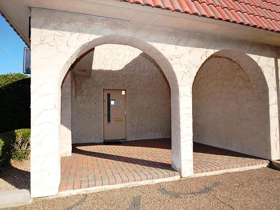 4th image of 151 N Country Club Dr