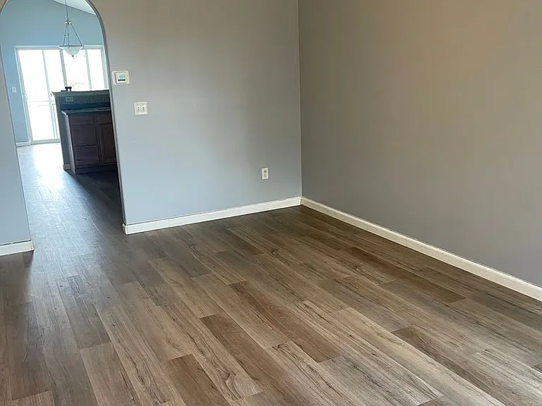 741 N River Rock Dr — Photo 2