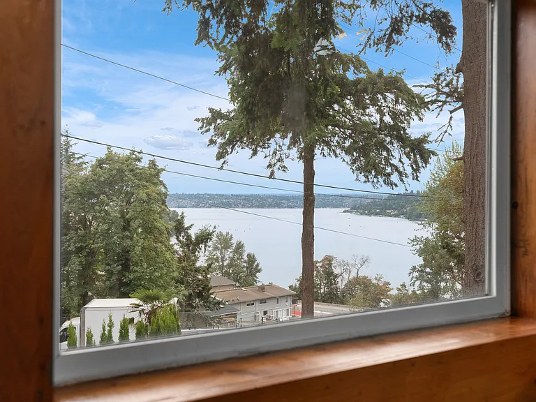 6657 Lake Washington Blvd SE — Photo 2