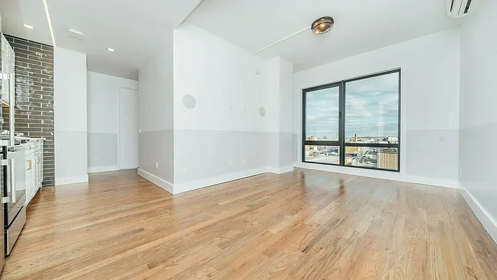 Rented by Nooklyn NYC LLC | media 81