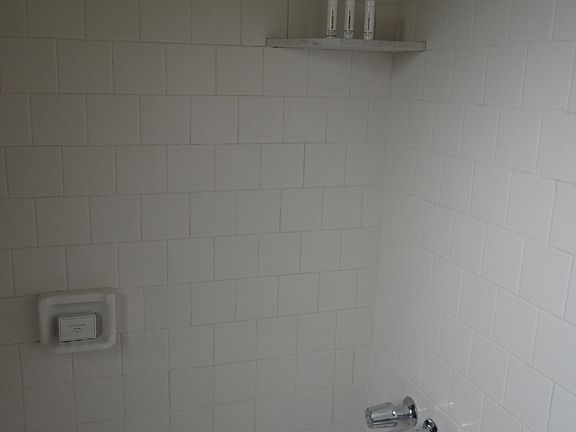 2nd image of 2637 Miriam St S