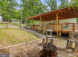 32 Forest Dr, Falling Waters, WV 25419