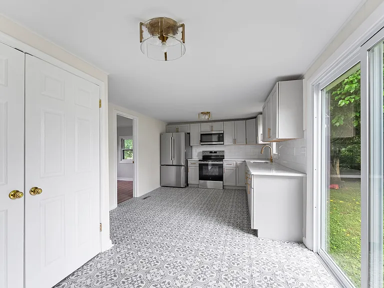 284 Ellicott Rd — Photo 7