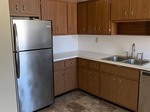 2nd image of 1030 Park Dr APT 3