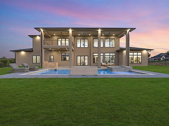 2nd image of 389 Hidden Leaf Cir