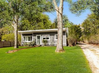 28 Middle Hwy, East Hampton, NY 11937
