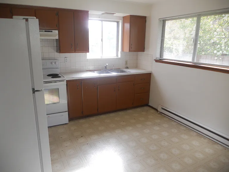 213 N Washington St — Photo 3