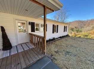 88 Mullins Hl, Pikeville, KY 41501