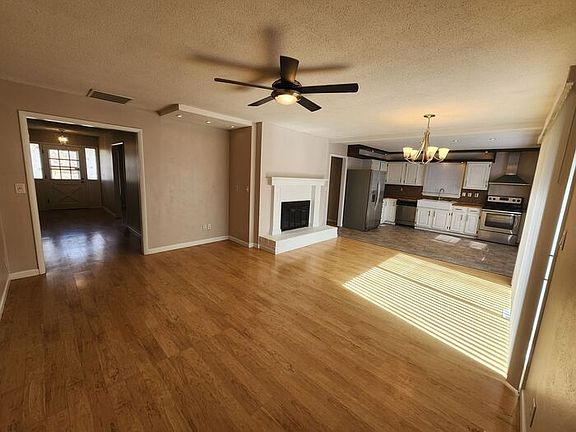3rd image of 119 E Southglen Dr