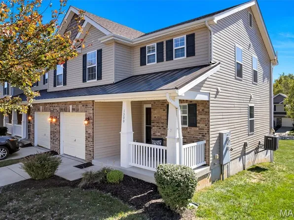 1300 New Charter Ln, O'Fallon, MO 63366