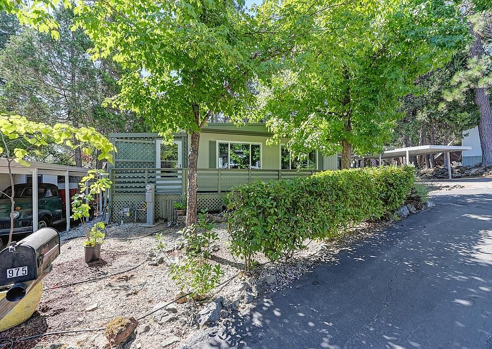 1st image of 975 Amber Loop