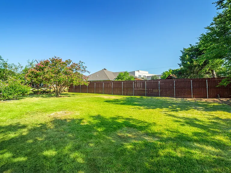 1049 Summerplace Ln — Photo 15