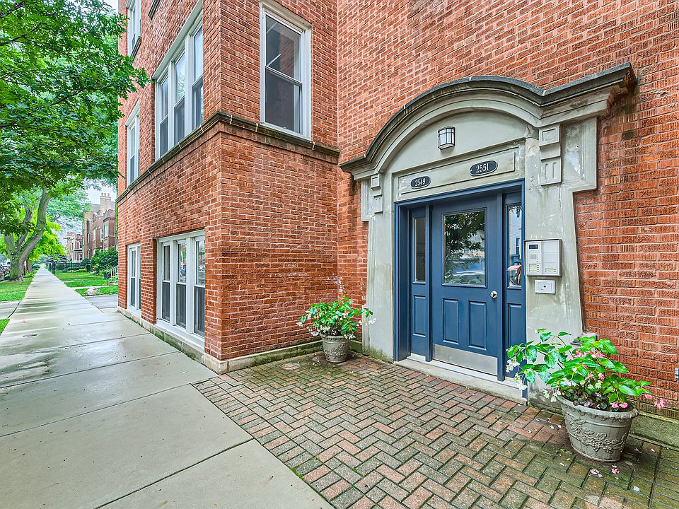 1st image of 2549 W Ainslie St #3