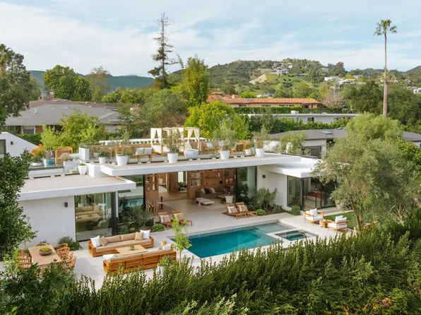 854 Glenmere Way, Los Angeles, CA 90049