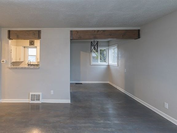 4th image of 1220 E Lacrosse Ave