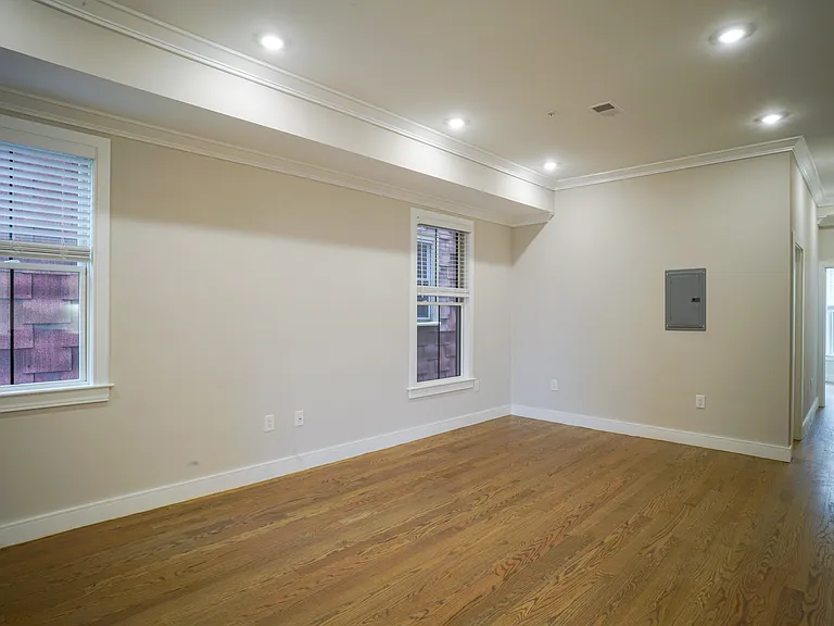 464 Sumner St #2 — Photo 11