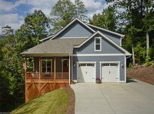 412 Canonero Dr, Fairview, NC 28730