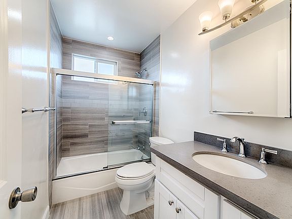 4th image of 635 Westminster Ave Unit 4