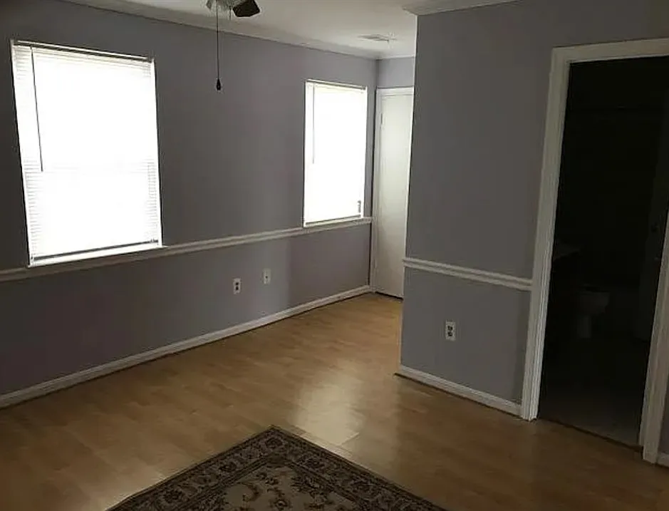 2 bed, 1000 sqft, $1,800 — Photo 2