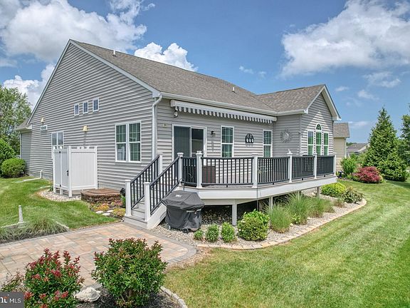 2nd image of 29584 Lonny Ln