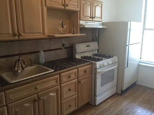 Rented by Alexander Bilu, LREB | media 11