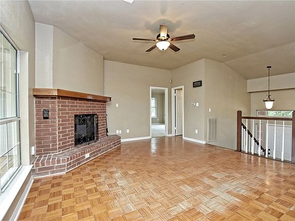 4th image of 17207 Village Glen Cv