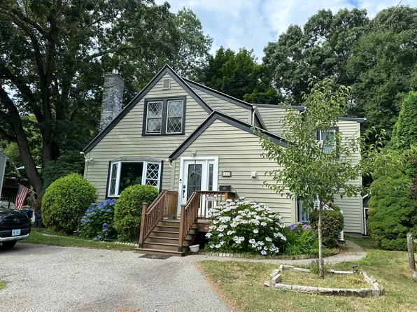 11 Poplar Ave, Warwick, RI 02889