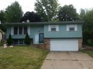 2011 64th St, Windsor Heights, IA 50324