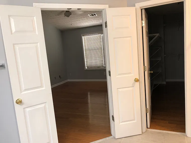 2400 Kirkstone Dr — Photo 37