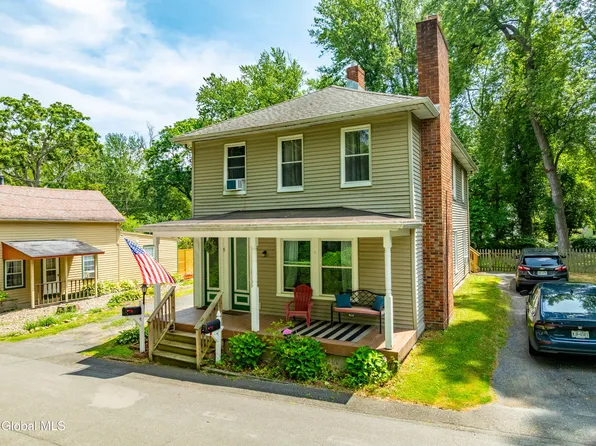 5 Bacon Lane, Loudonville, NY 12211