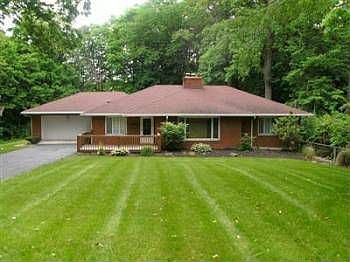 1st image of 204 Elm Hill Dr
