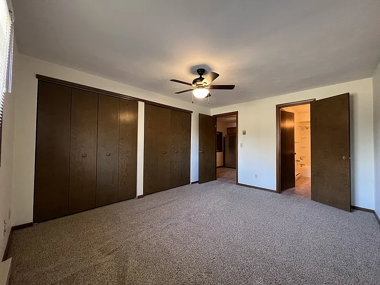 Carriage Hill Apartments — Photo 45