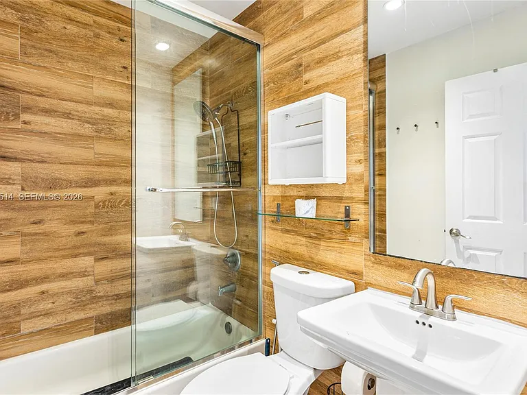 3154 SW 5th St — Photo 11