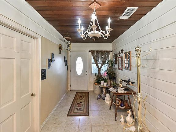 4th image of 6180 Lakeview Dr